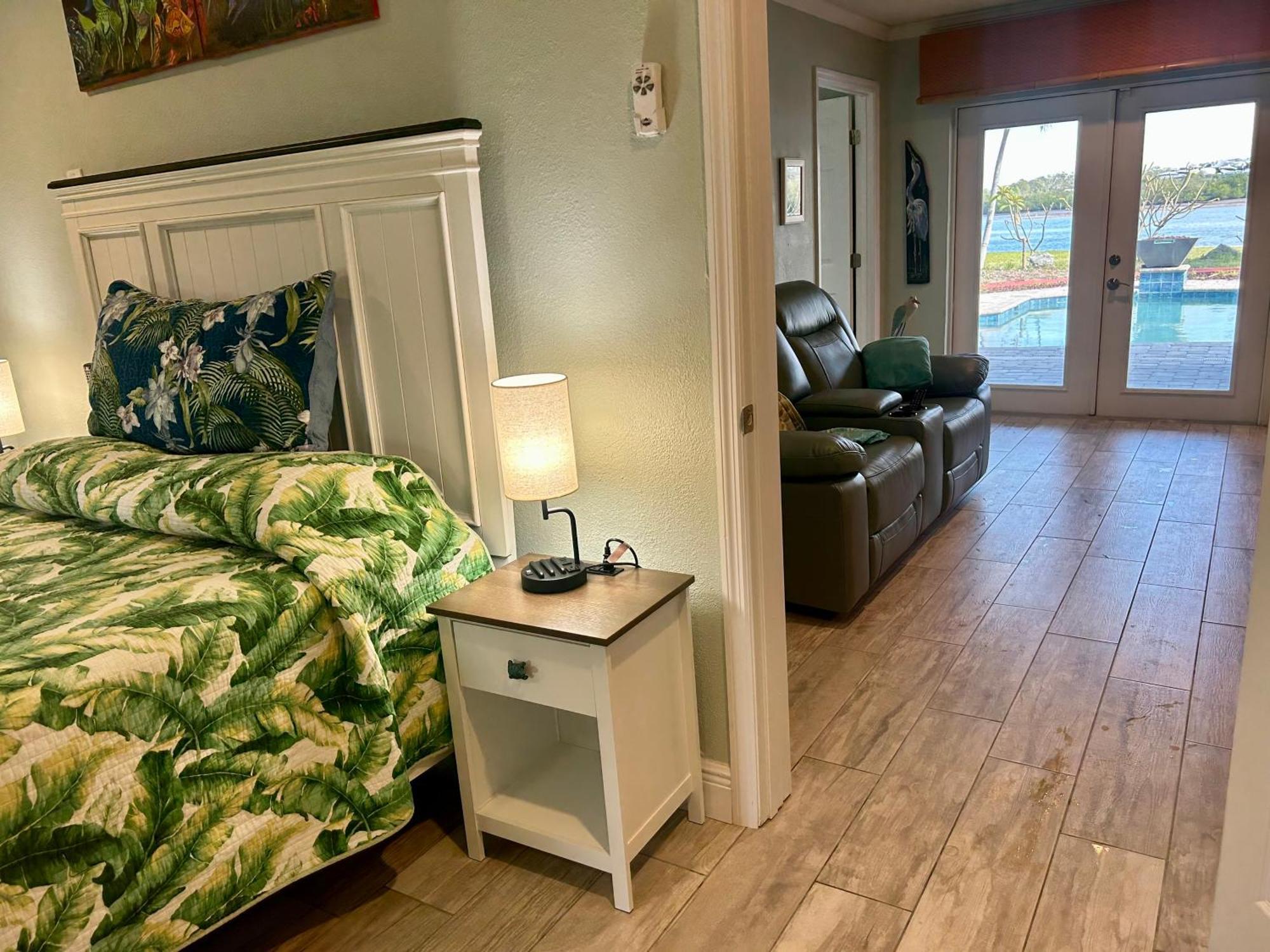 Guest Suite - Waterfront -Pool & Hot Tub- Walk To Beach Clearwater Beach Εξωτερικό φωτογραφία