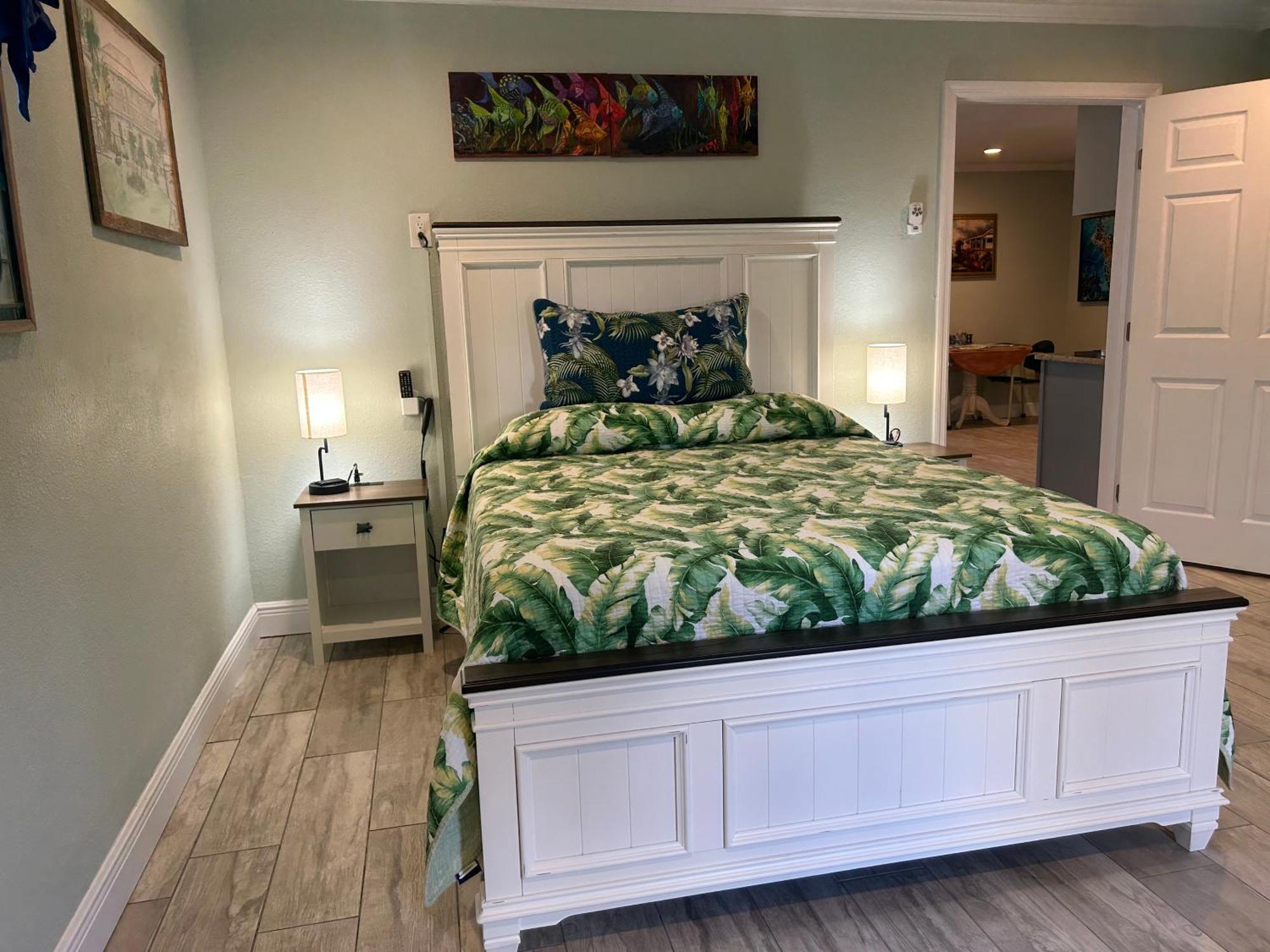 Guest Suite - Waterfront -Pool & Hot Tub- Walk To Beach Clearwater Beach Εξωτερικό φωτογραφία